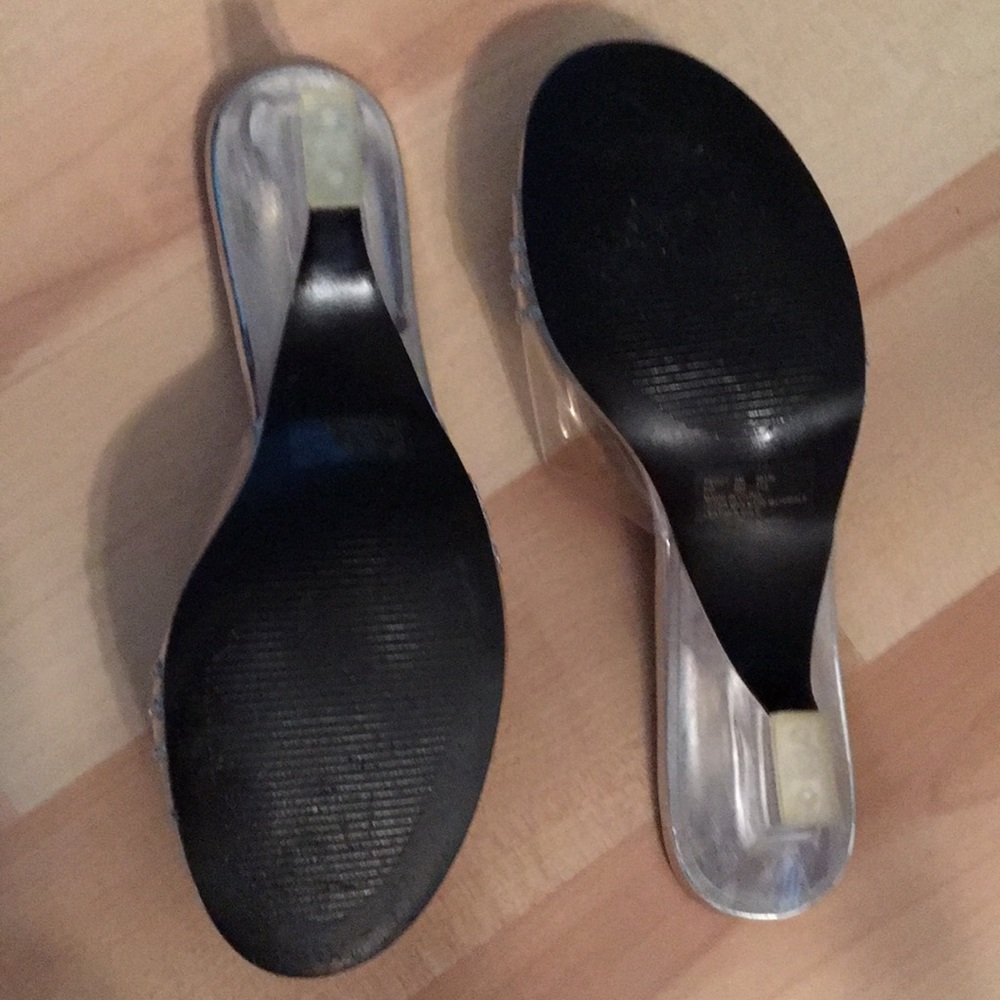 Heels - Picture 3 of 4